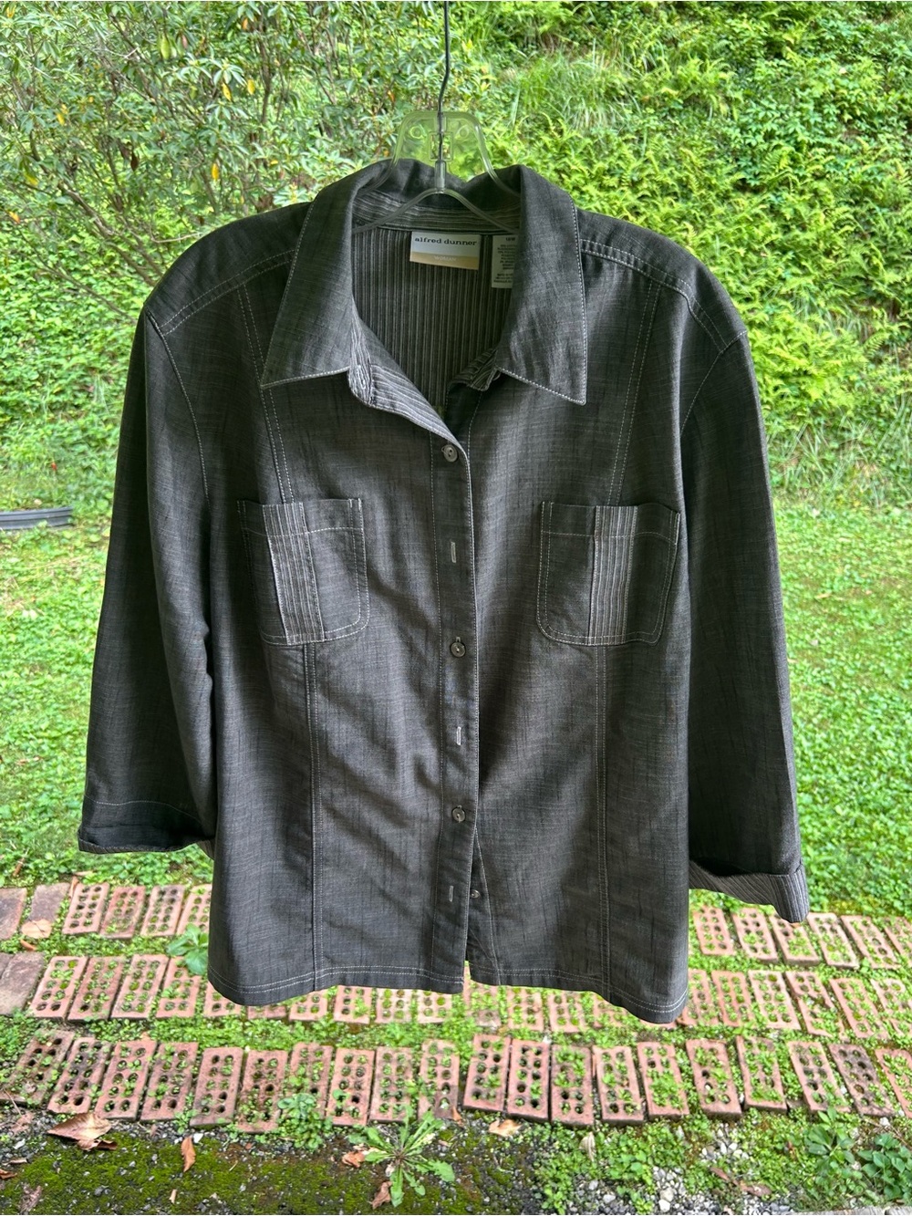 Alfred Dunner women’s button down blouse
size 18W